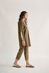DC-2125 GREEN KHADDAR 2PCS EMBROIDERED KURTA WITH TROUSER